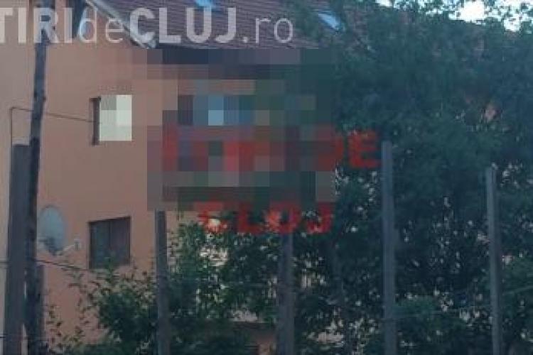 Fost politician din Cluj, filmat în chiloți pe balcon strigând: La PUȘCĂRIE... - VIDEO EXCLUSIV