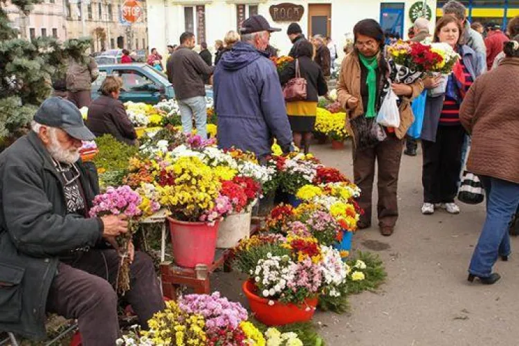 Primăria a stabilit locurile unde se vor comercializa flori și lumânări de Luminație