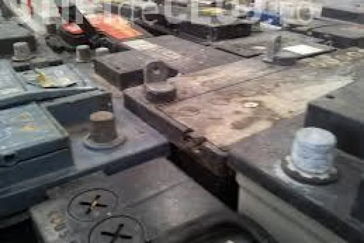 Transport ilegal cu 3 tone de baterii auto din plumb uzate depistat la Dej. Șoferul a primit o amendă uriașă