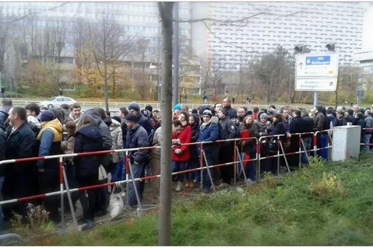 Fost jurnalist clujean la Munchen: Sunt mii la coadă. Oamenii merg în Praga să voteze 