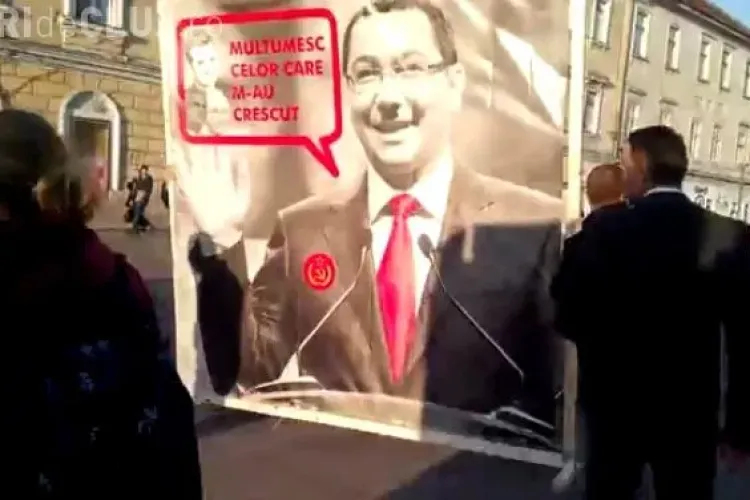 Liberalii din Cluj i-au pus mustață de Hitler lui Ponta: Aceste gesturi sunt în afara bunului simț VIDEO