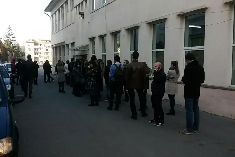 Studenții au liber vineri și luni pentru a merge la vot în orașele lor