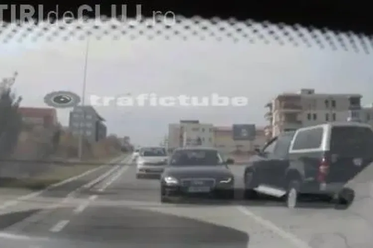 Un clujean a SCĂPAT din două accidente la ”mustață” - VIDEO