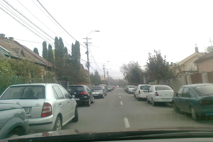 Clujenii se plâng de circulația haotică de pe străduțele din Gheorgheni. Ce soluție are Primăria FOTO