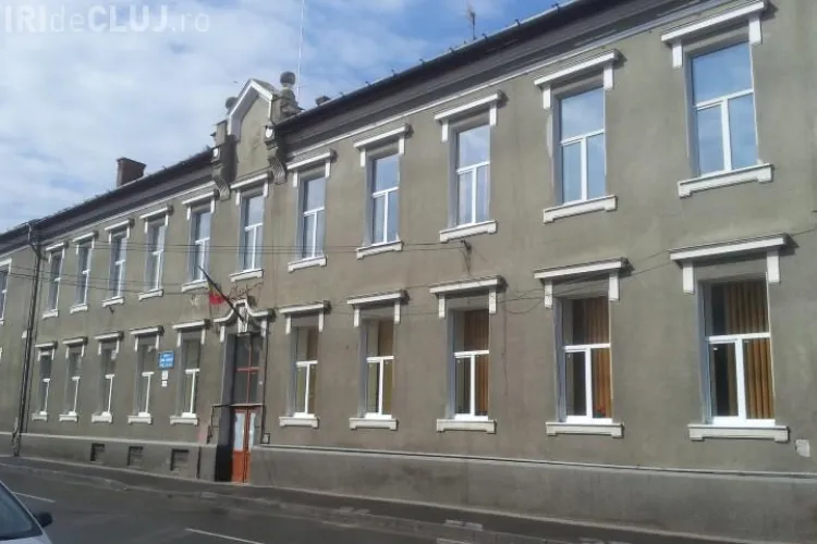 S-au bătut ca la wrestling la o școală din Cluj. Părinții au vrut să dea școala în judecată