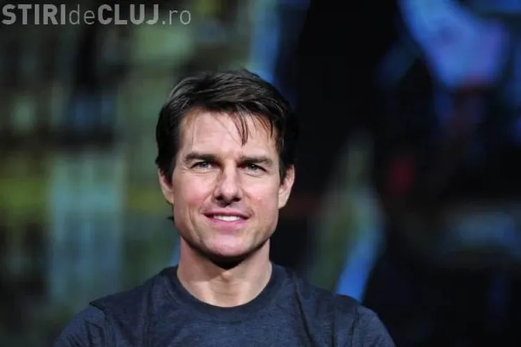 Tom Cruise la un pas să fie călcat de un autobuz. Starul era cu capul în nori - VIDEO