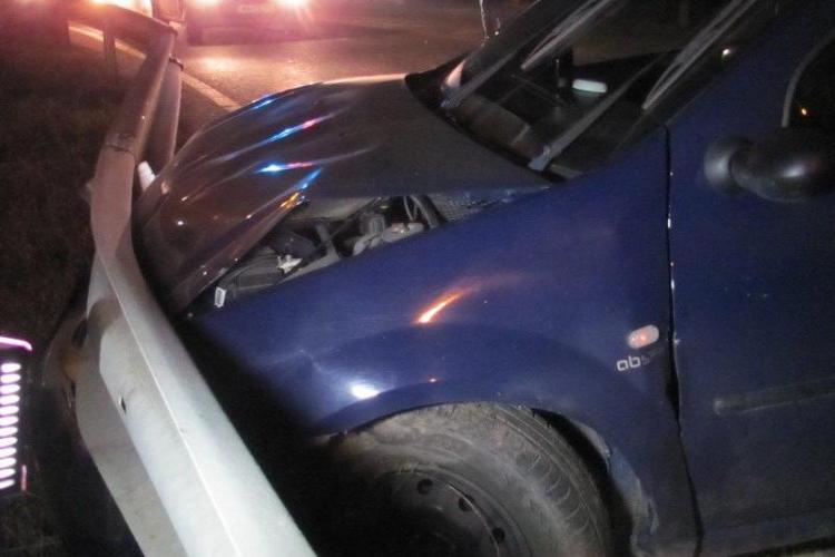 Accident cu doi răniți la Jucu! Doi bătrânei au intrat cu mașina într-un parapet, dar au mers la spital după 2 zile
