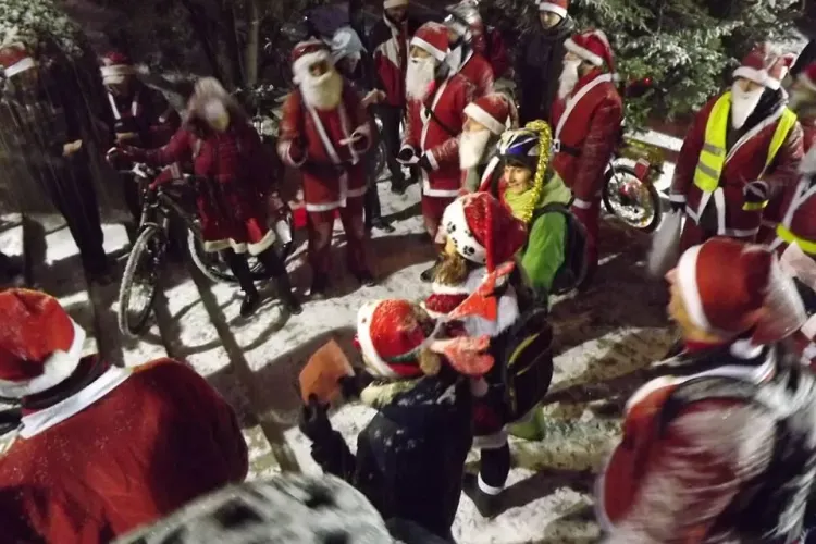 O mie de ciclomoși au dus cadouri copiilor din Cluj - FOTO