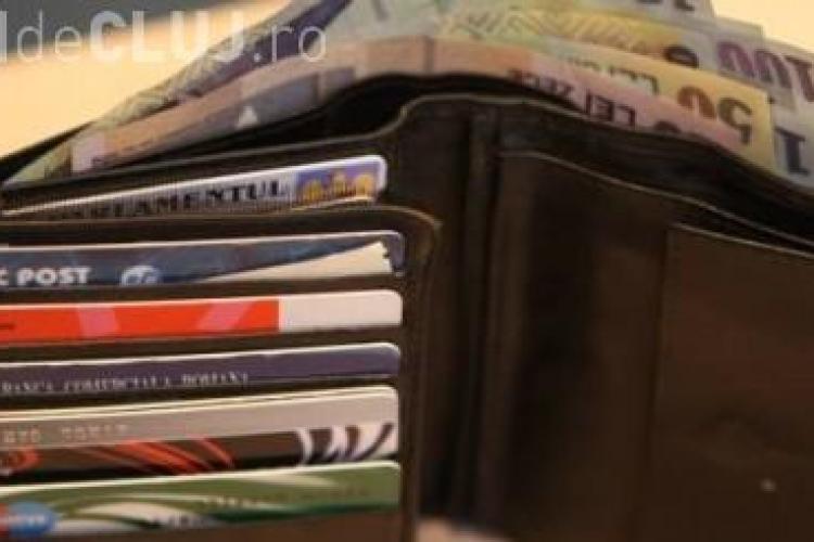 Trei elevi din Cluj au găsit un portofel cu bani și l-au predat poliției