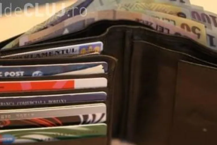 Trei elevi din Cluj au găsit un portofel cu bani și l-au predat poliției