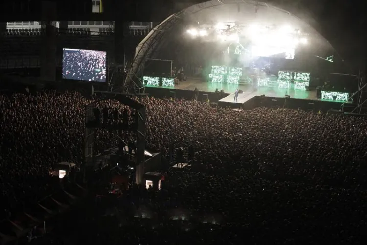 Unul dintre cei mai populari artiști din LUME vine la Cluj în 2015. E Robbie Williams?