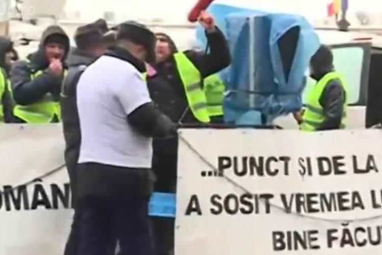 Polițiștii din Cluj au protestat și ei pentru sporul de 75% pentru orele suplimentare și de sărbatori - VIDEO