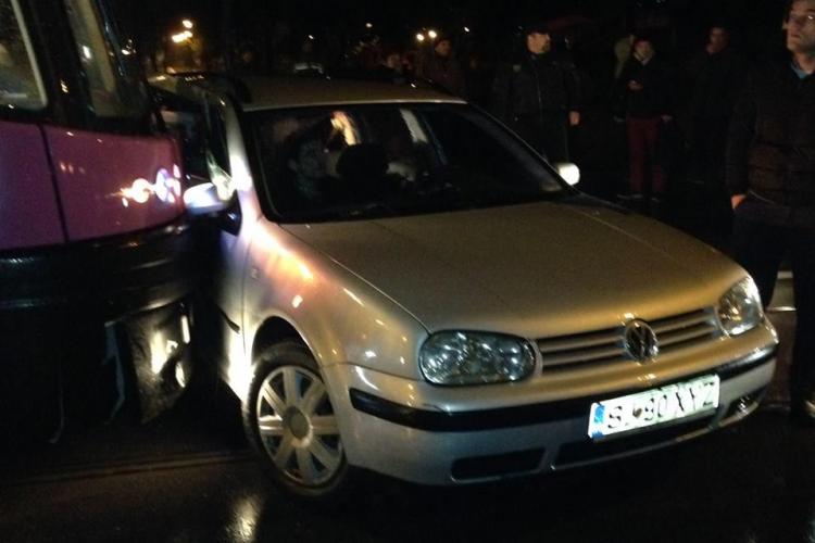 Accident lângă Cluj Arena! Un șofer ”sinucigaș” din Sălaj a intrat direct sub tramvaiul MOV - FOTO