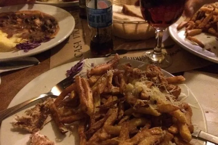 Clujenii își cunosc drepturile! A comandat cartofi prăjiți la un restaurant, dar nu i-a mai plătit. Erau ARȘI