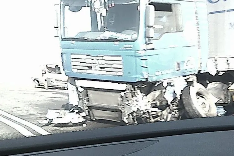 Accident CUMPLIT la ieșire din Turda! Șoferul unui Audi A6 a MURIT. A lovit un TIR și a zburat 100 de metri VIDEO și FOTO