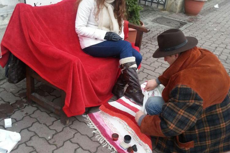 Au lustruit cizme la Cluj-Napoca și au adunat bani pentru copiii cu dizabilități - FOTO 