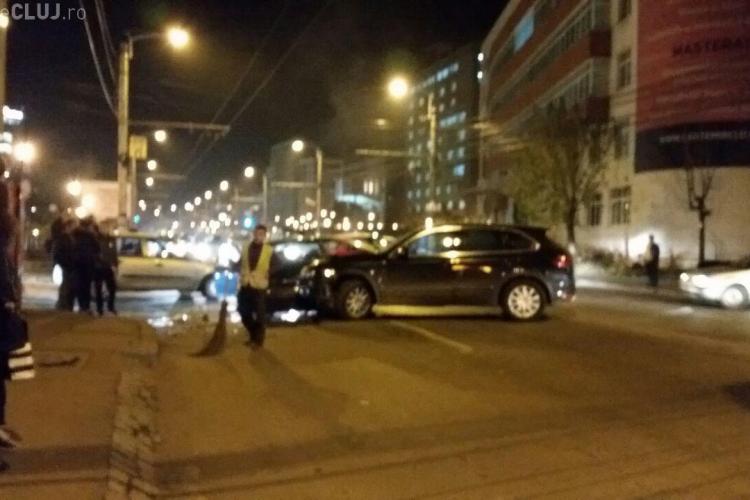 Accident pe Teodor Mihali! Un SUV Porsche s-a înfipt cu TUPEU într-un VW Golf - FOTO