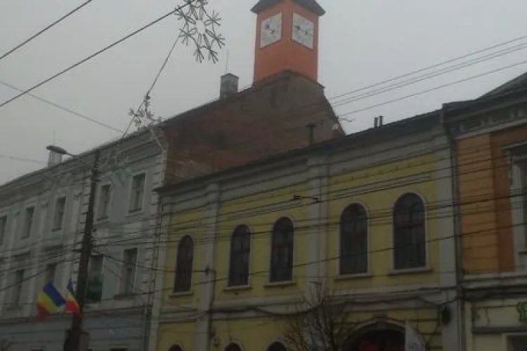 Ceasul din turnul Muzeului Etnografic a fost repus în funcțiune după 75 de ani de pauză - FOTO
