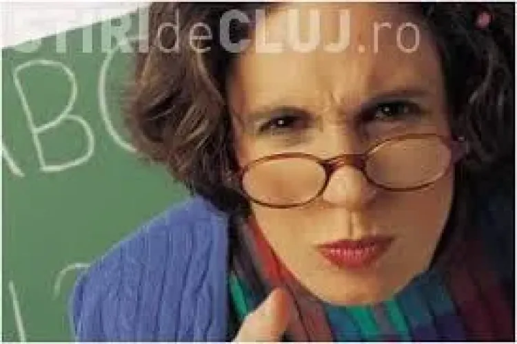 Reacția GENIALĂ a unei profesoare, după ce un student i-a scris pe foaia de examen să îl treacă FOTO