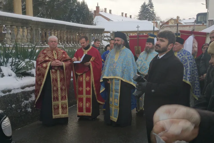 Eugen Vereș a fost înmormântat duminică. Emil Boc, Florin Piersic sau Marius Nicoară au fost în mulțime