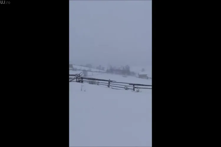 În zona de munte din Cluj ninge ca în POVEȘTI - VIDEO