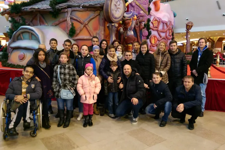 Tabără la Cluj pentru 45 de copii cu boli cronice de rinichi. Sunt ajutați de Tudor Ștefănie și Arpad Paszkany