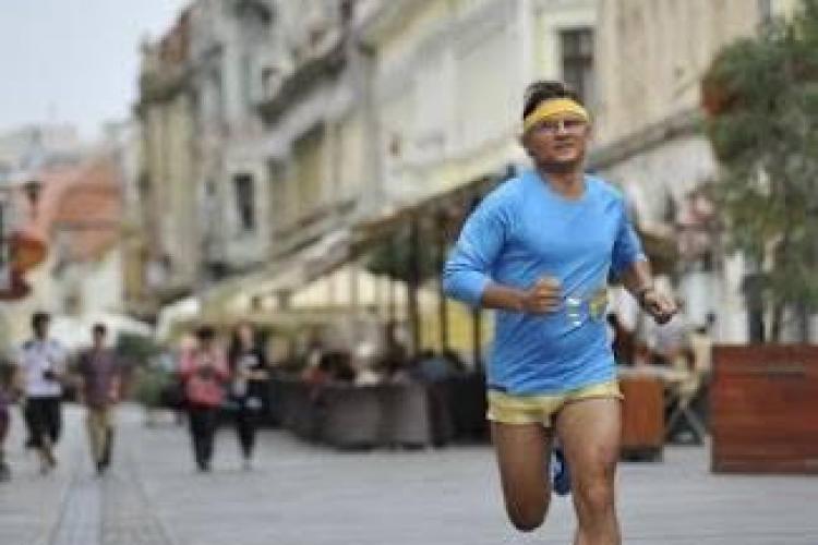 Un maratonist aleargă de la Cluj la Timișoara în memoria victimelor Revoluţiei