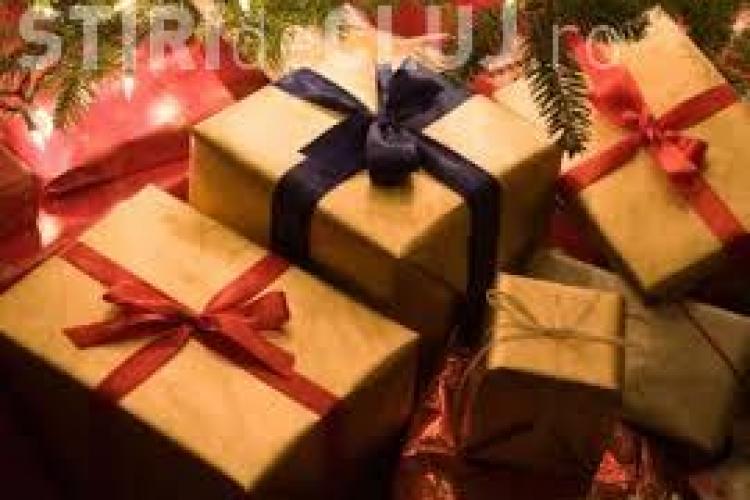 Câți bani dau românii pe cadourile de Crăciun. Vezi și ce daruri vor să primească