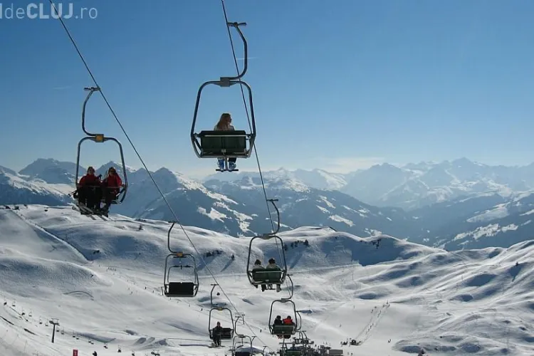 O tânără a ajuns la spital după ce  a sărit din telescaun la Băișoara. Aparatul s-a blocat și a avut un atac de panică