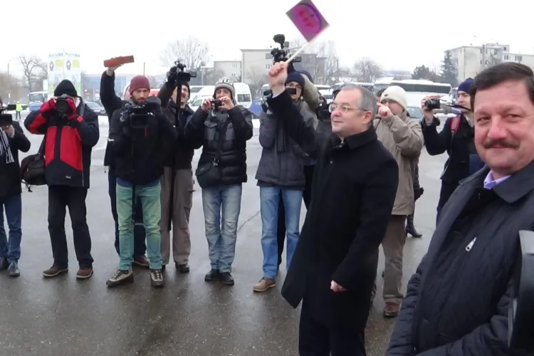 Boc a verificat noile autobuze MOV. Accesul se va face numai pe ușile din față - VIDEO