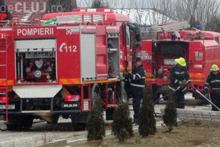 Cabană arsă la Gherla, în prima zi a anului FOTO