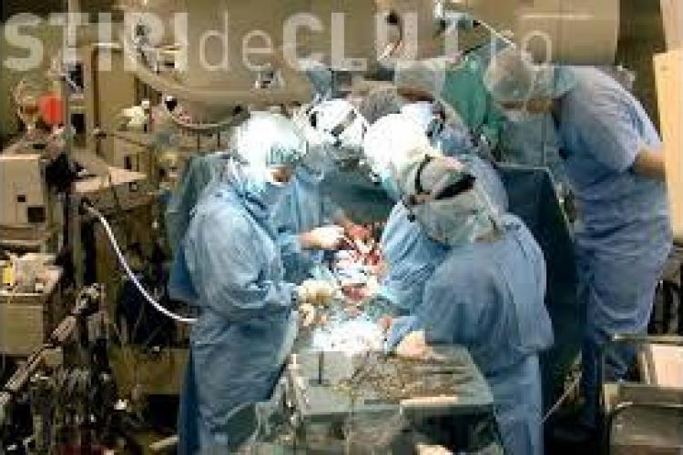 Implant de ”inimă artificială”, realizat în premieră la un spital din Transilvania