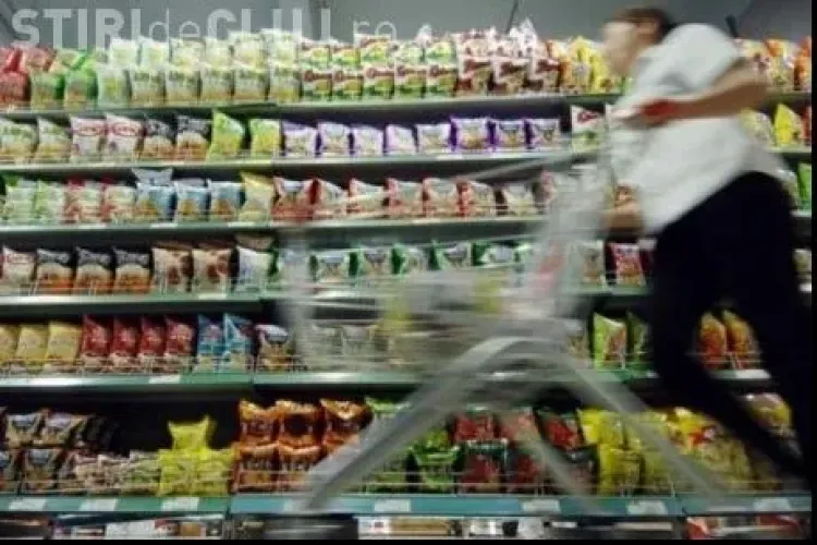 A FURAT un cărucior plin de cumpărături de la un centru comercial din Florești