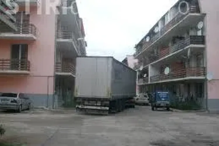 Hoți prinși la furat centrale termice în Florești. Se cățărau pe balcoane pentru a da spargeri