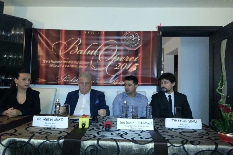 Balul Operei 2015: Organizatorii n-au avut bani nici să schimbe bannerul de anul trecut - FOTO
