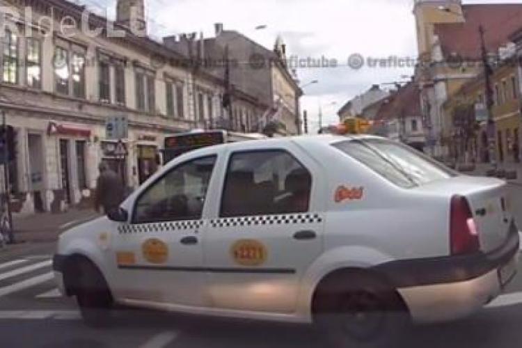 Taximetriștii își fac de cap în față magazinului Sora: Minți odihnite - VIDEO