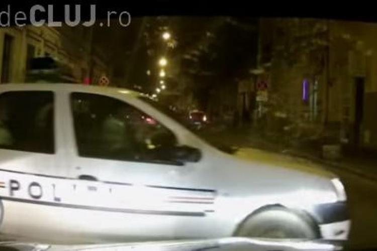 Echipaj de Poliție din Cluj, ironizat pe internet: S-au dezorientat în intersecție VIDEO