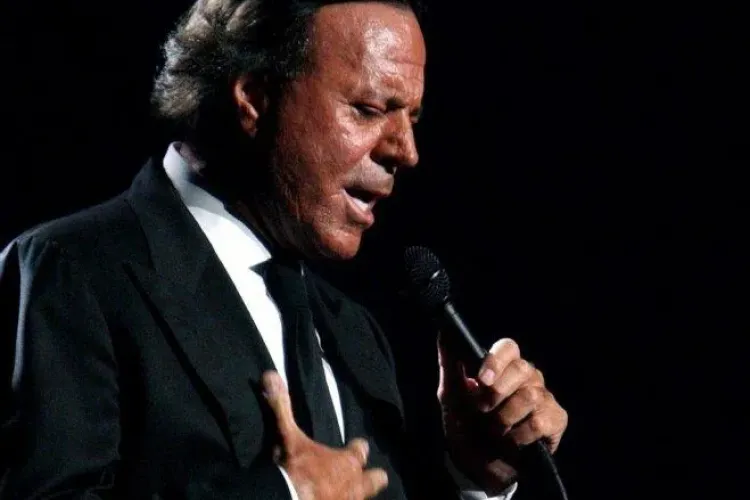 CONCERT Julio Iglesias la Cluj și București. Cât costă biletele