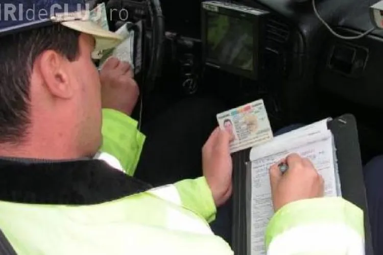 COD RUTIER 2015. Cât e AMENDA pentru șoferii care trec pe ROȘU la semafor