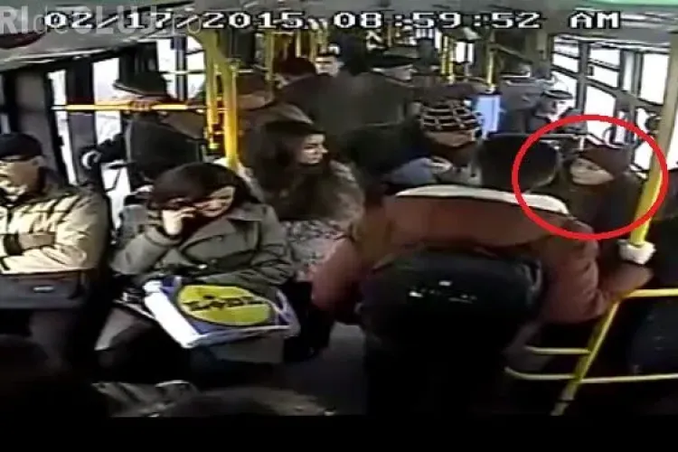 Bunicuța 007 din Cluj a prins TREI hoți care furau dintr-un autobuz - VIDEO de SENZAȚIE