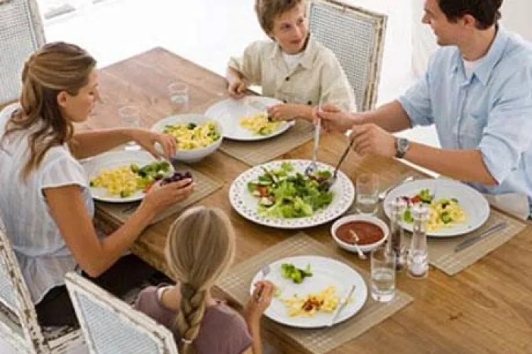 Ce preferă să mănânce românii. Vezi fără ce aliment spun mulți dintre ei că nu pot trăi