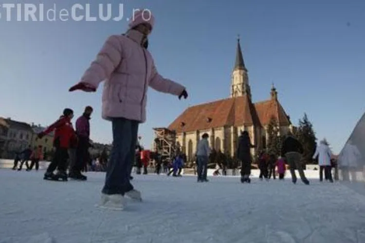 Azi sunt artificii și acces gratuit pe patinoarul din Piața Unirii 