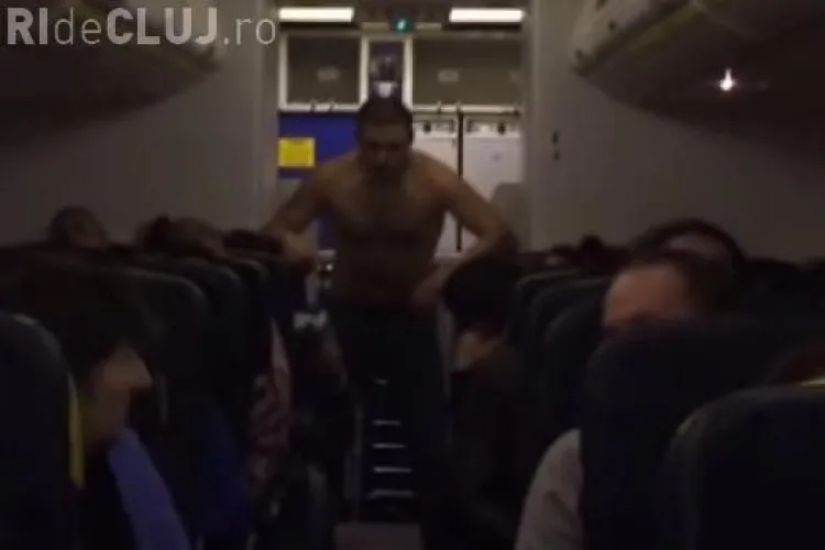 Un pasager s-a dezbrăcat la bordul unui avion. Era beat și a făcut SCANDAL - VIDEO