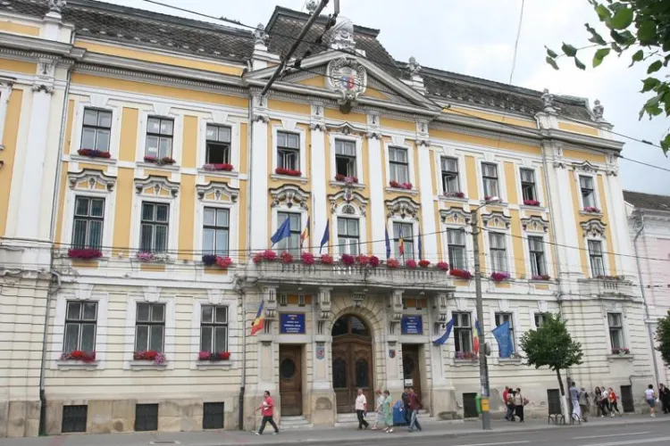 Cum a fost înșelat un clujean de polițistul Briciu de la Primăria Cluj-Napoca? Avea un complice și poza în om cu RELAȚII