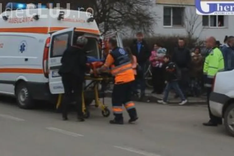 Bărbat găsit mort pe trotuar la Gherla. A căzut pe jos în drum spre casă VIDEO