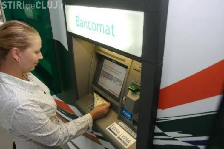 Bancomatul îţi afişează de AZI un mesaj clar. Vezi ști exact cu cât ești taxat
