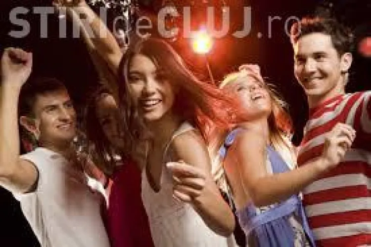 Ce propune un senator: Minorii pot merge în CLUB cu părinții