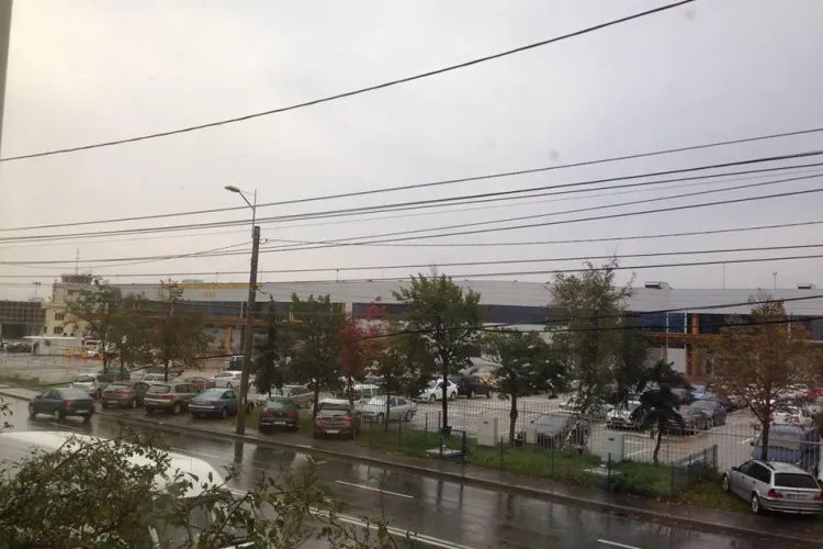 Stand de taxi în fața Aeroportului Cluj, pe strada Traian Vuia. Susțineți PROPUNEREA?