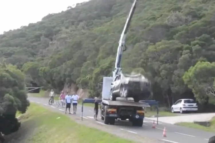 Funny road accidents: E incredibil ce pot păți unii șoferi - FUNNY VIDEOS