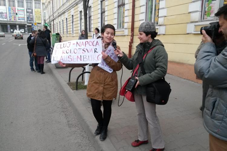 Maghiarii au făcut un nou Flashmob și au cerut să scrie Kolozsvar la intrare în Cluj-Napoca